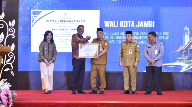 Borong Penghargaan! Pemkot Jambi Jadi Pionir Posbankum 100% di Kelurahan