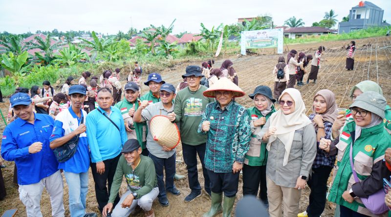 Wali Kota Maulana Pimpin Tanam Padi Gogo Serentak, Sulap Lahan Tidur Jadi Kawasan Produktif