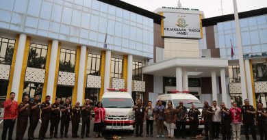 PetroChina Serahkan Ambulans untuk Operasional RS Adhyaksa Jambi