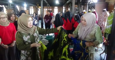 Hj. Hesti Haris Dorong Lahirnya Wirausaha Muda Melalui Pelatihan Batik Kontemporer PKW